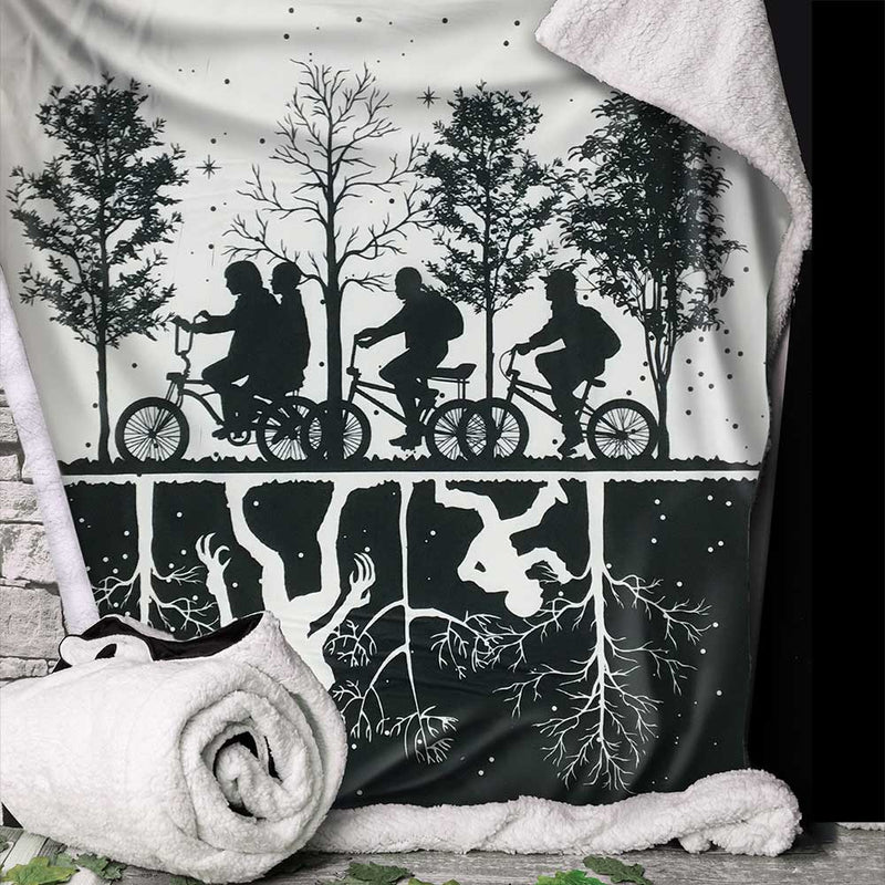 Stranger Things Soft To Touch Throw 100150cm